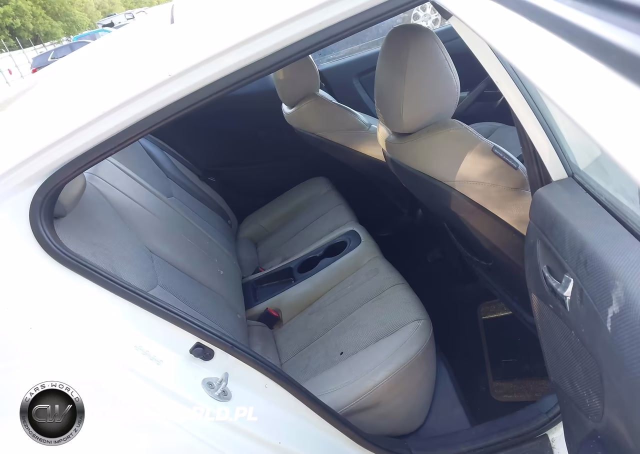 2013 Hyundai Veloster Base W-Gray VIN:KMHTC6AD2DU097592 - 8