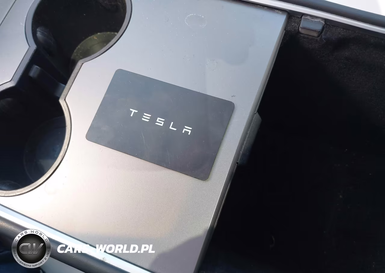 2022 Tesla Model Y Long Range Dual Motor All-Wheel Drive VIN:7SAYGDEE4NF440065 - 10