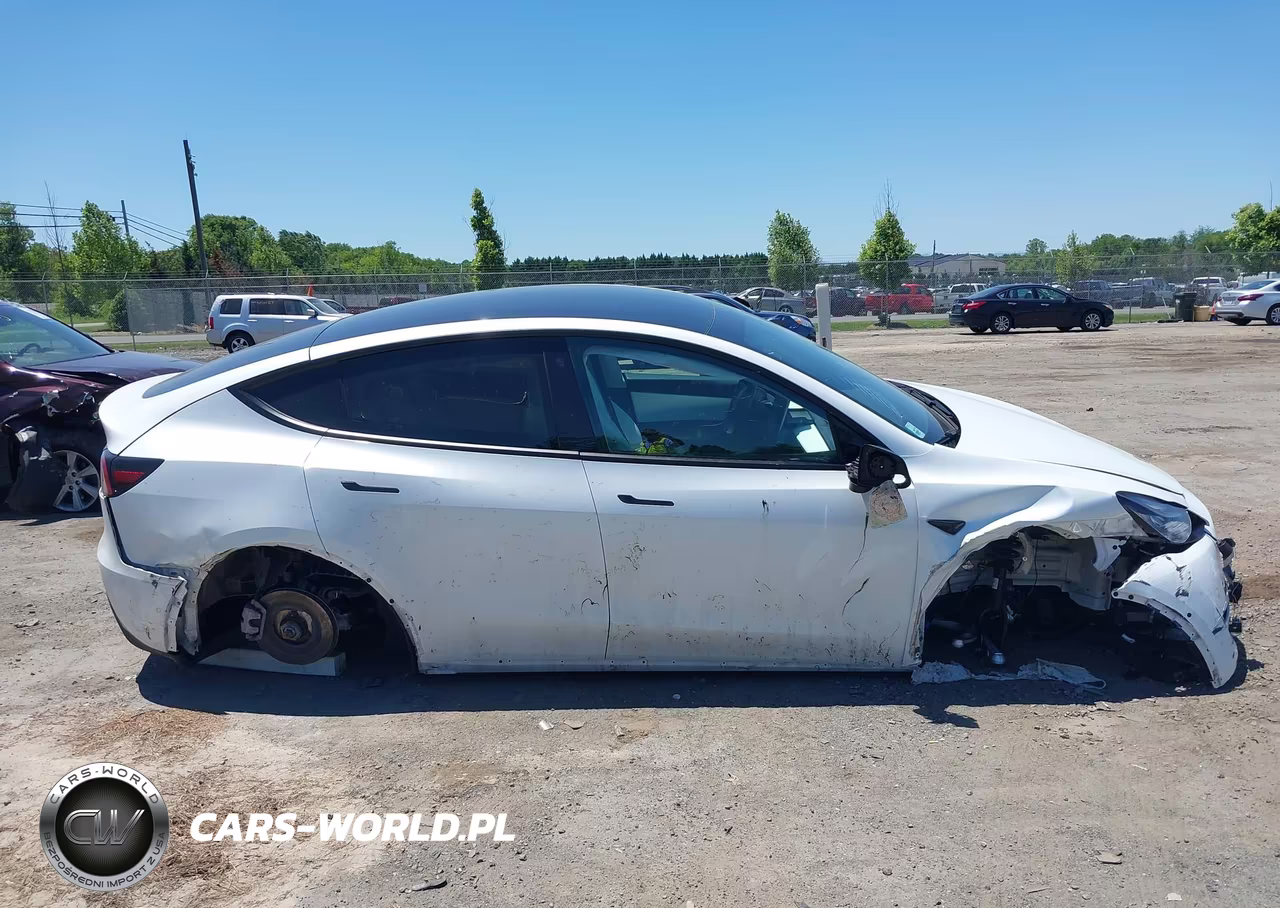 2022 Tesla Model Y Long Range Dual Motor All-Wheel Drive VIN:7SAYGDEE4NF440065 - 12