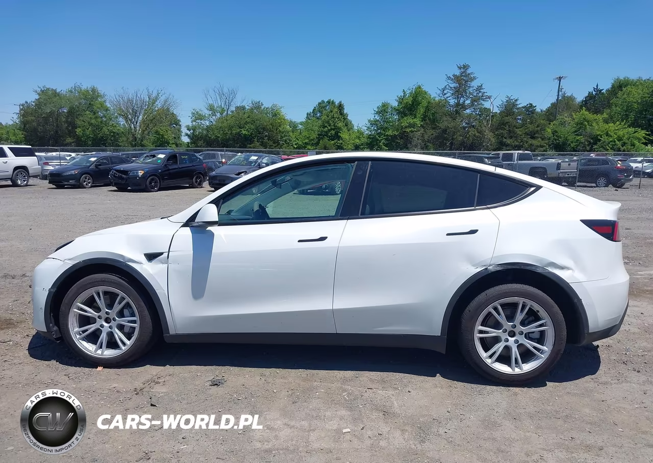 2022 Tesla Model Y Long Range Dual Motor All-Wheel Drive VIN:7SAYGDEE4NF440065 - 13