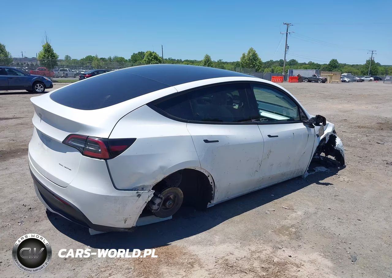 2022 Tesla Model Y Long Range Dual Motor All-Wheel Drive VIN:7SAYGDEE4NF440065 - 4