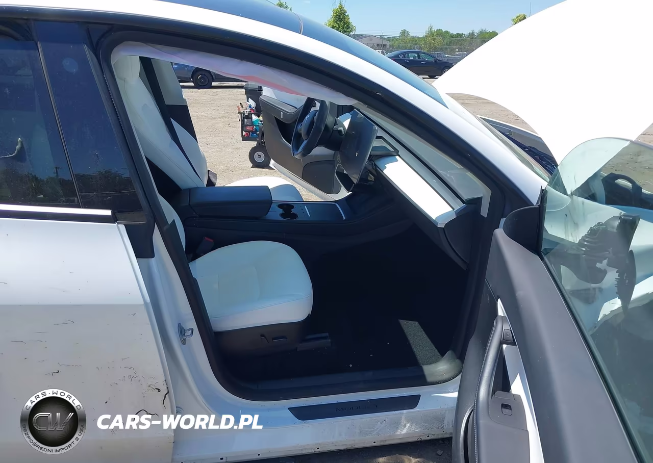 2022 Tesla Model Y Long Range Dual Motor All-Wheel Drive VIN:7SAYGDEE4NF440065 - 5