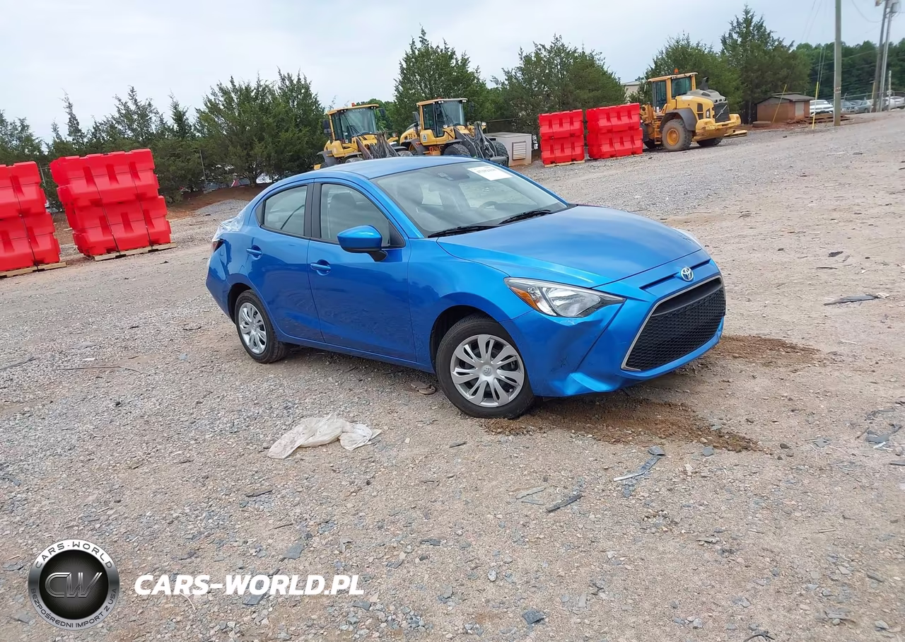 2019 Toyota Yaris L – zdjęcie 1 z 17