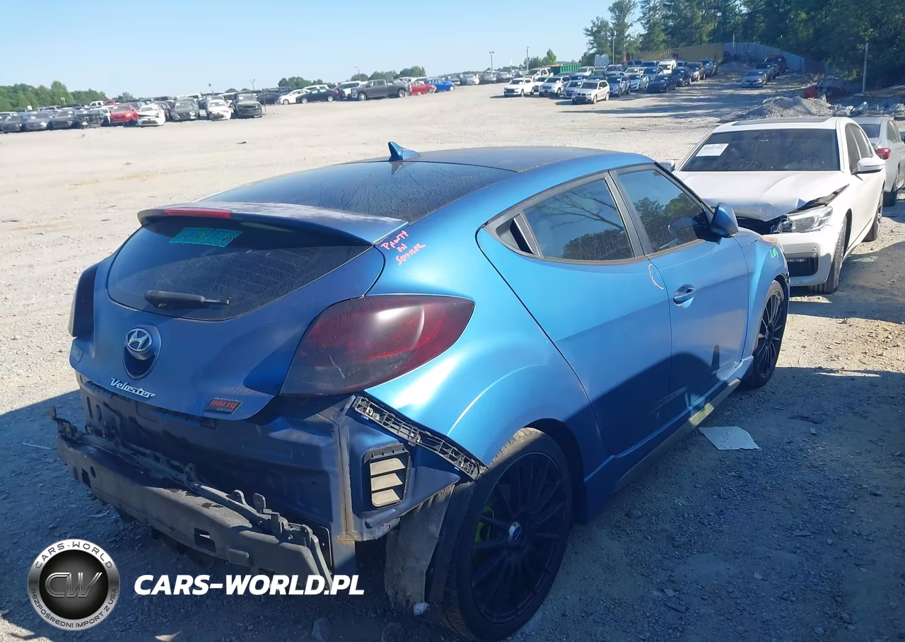 2016 Hyundai Veloster Turbo Rally Edition VIN:KMHTC6AE2GU260254 - 4