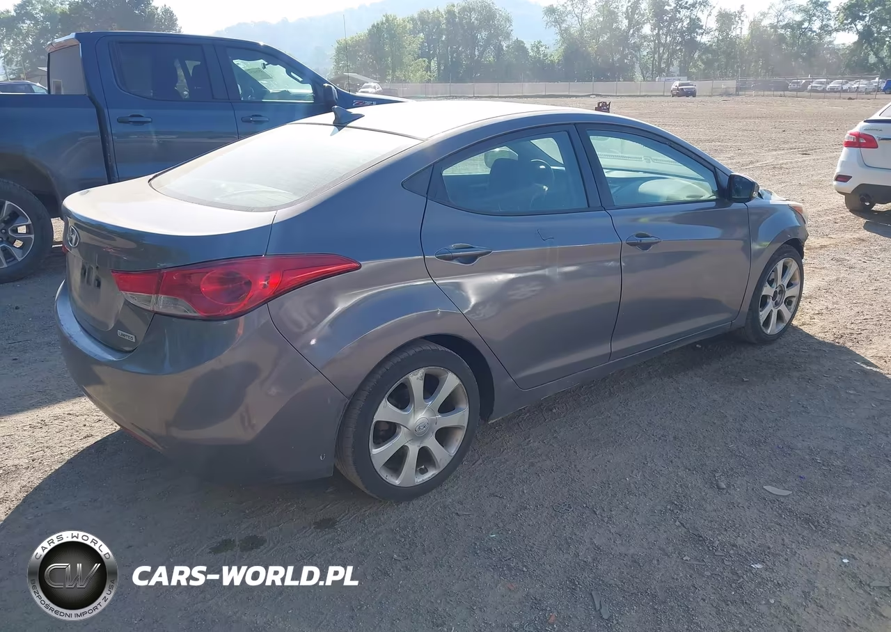 2013 Hyundai Elantra Limited VIN:5NPDH4AE8DH327928 - 4