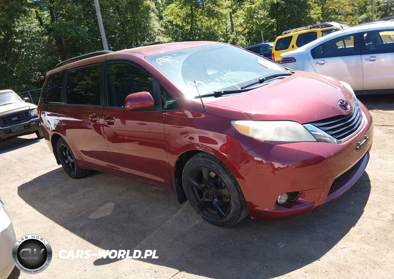 2011 Toyota Sienna Le V6 – zdjęcie 1 z 16