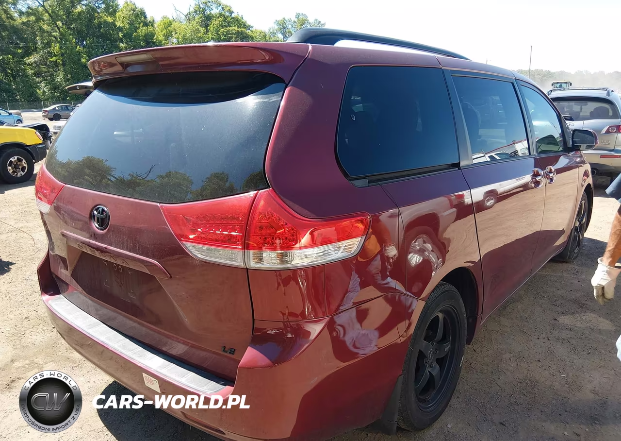 2011 Toyota Sienna Le V6 VIN:5TDKK3DC7BS127479 - 4