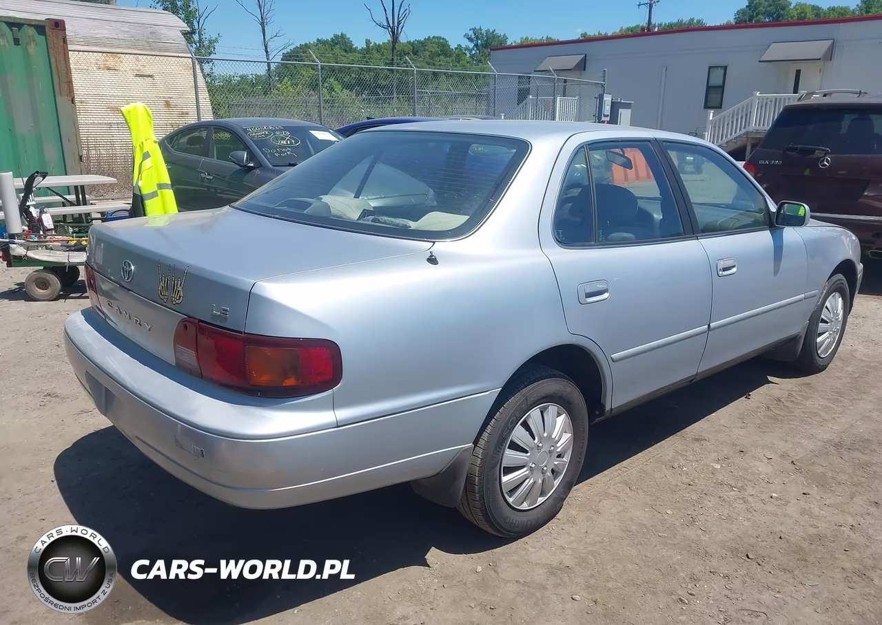1996 Toyota Camry Dx-Le-Xle VIN:4T1BG12K4TU740703 - 4