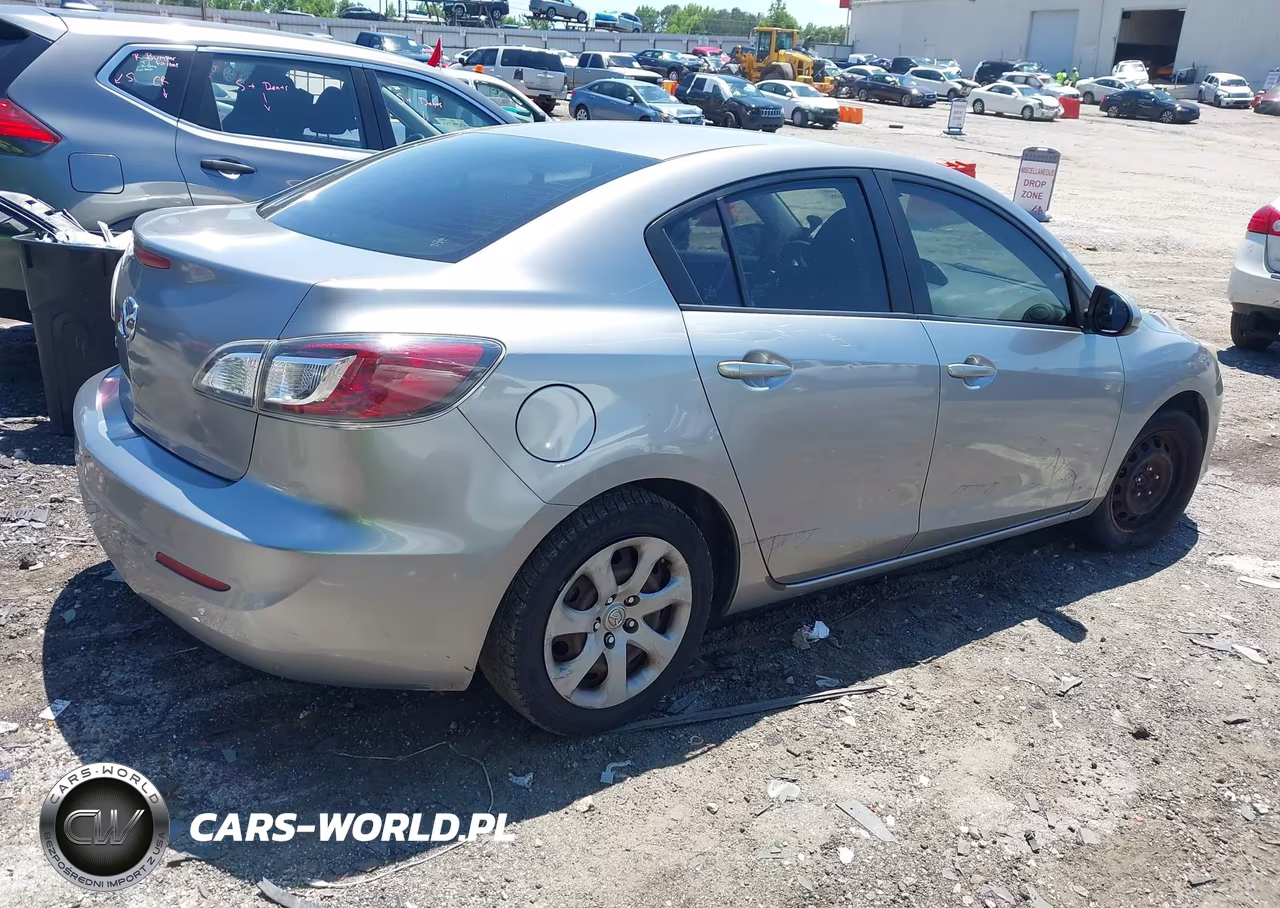 2012 Mazda Mazda3 I Sport VIN:JM1BL1UG8C1554866 - 4