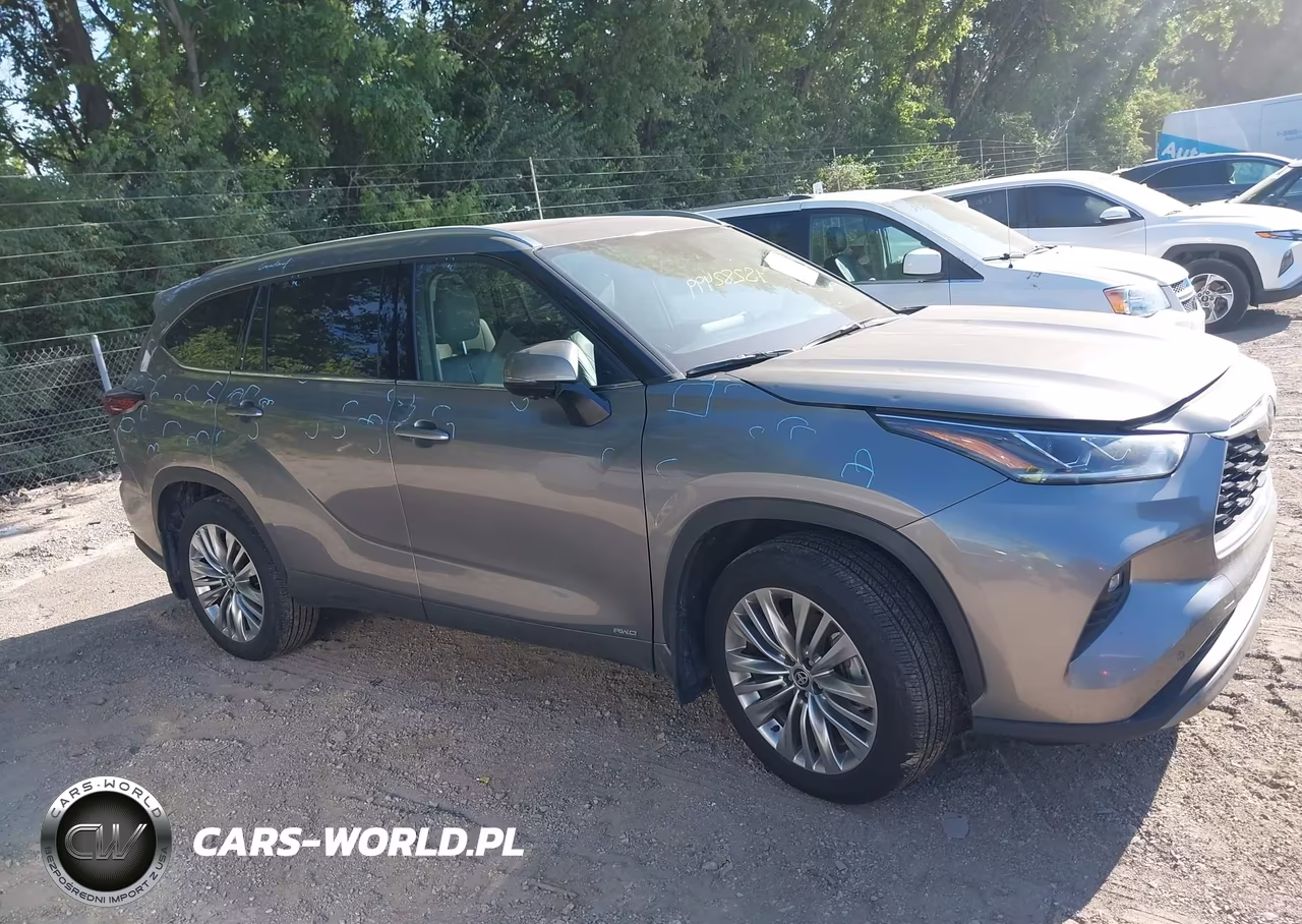 2026 Toyota Highlander Hybrid Platinum VIN:5TDEBRCH6TS705666 - 13