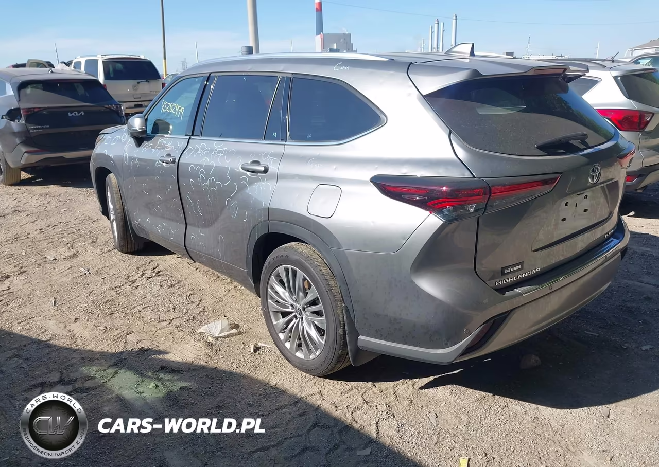 2026 Toyota Highlander Hybrid Platinum VIN:5TDEBRCH6TS705666 - 3