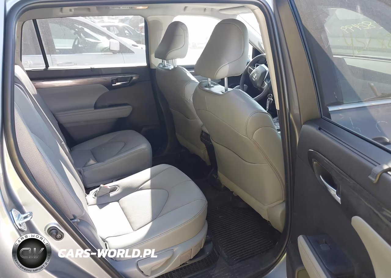 2026 Toyota Highlander Hybrid Platinum VIN:5TDEBRCH6TS705666 - 8