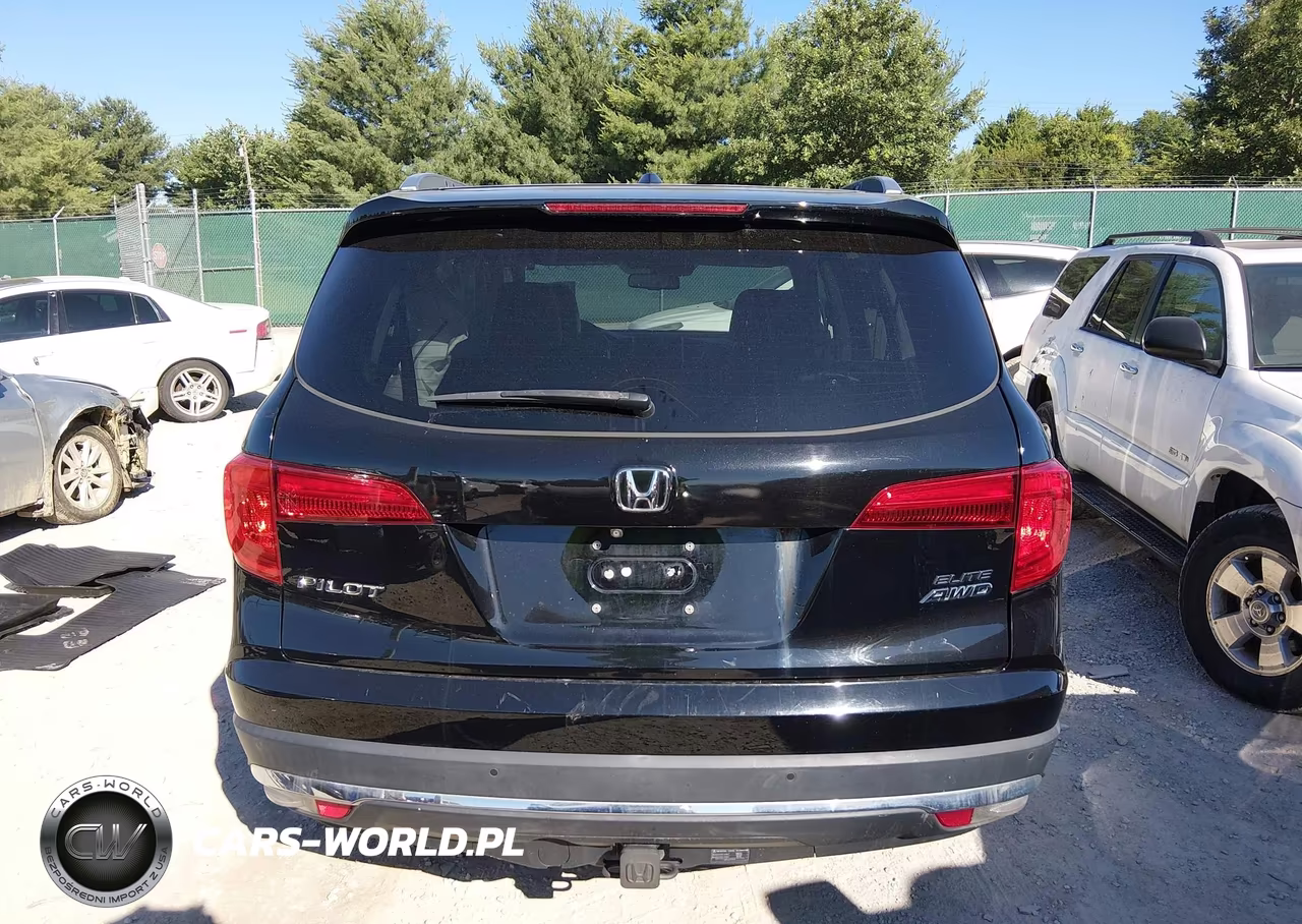 2017 Honda Pilot Elite VIN:5FNYF6H09HB035898 - 17