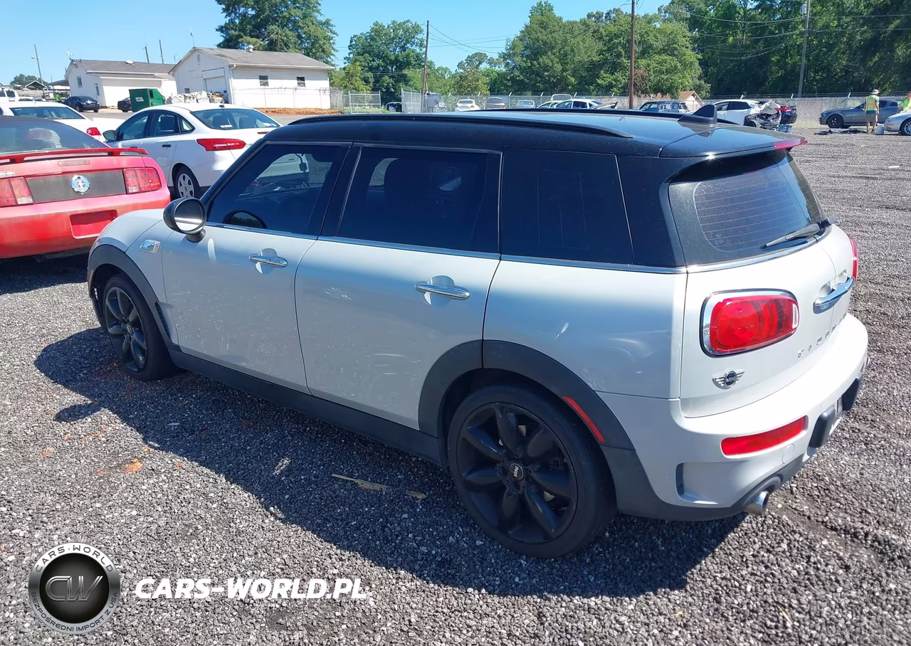 2018 Mini Clubman Cooper S VIN:WMWLN9C52J2E50927 - 3