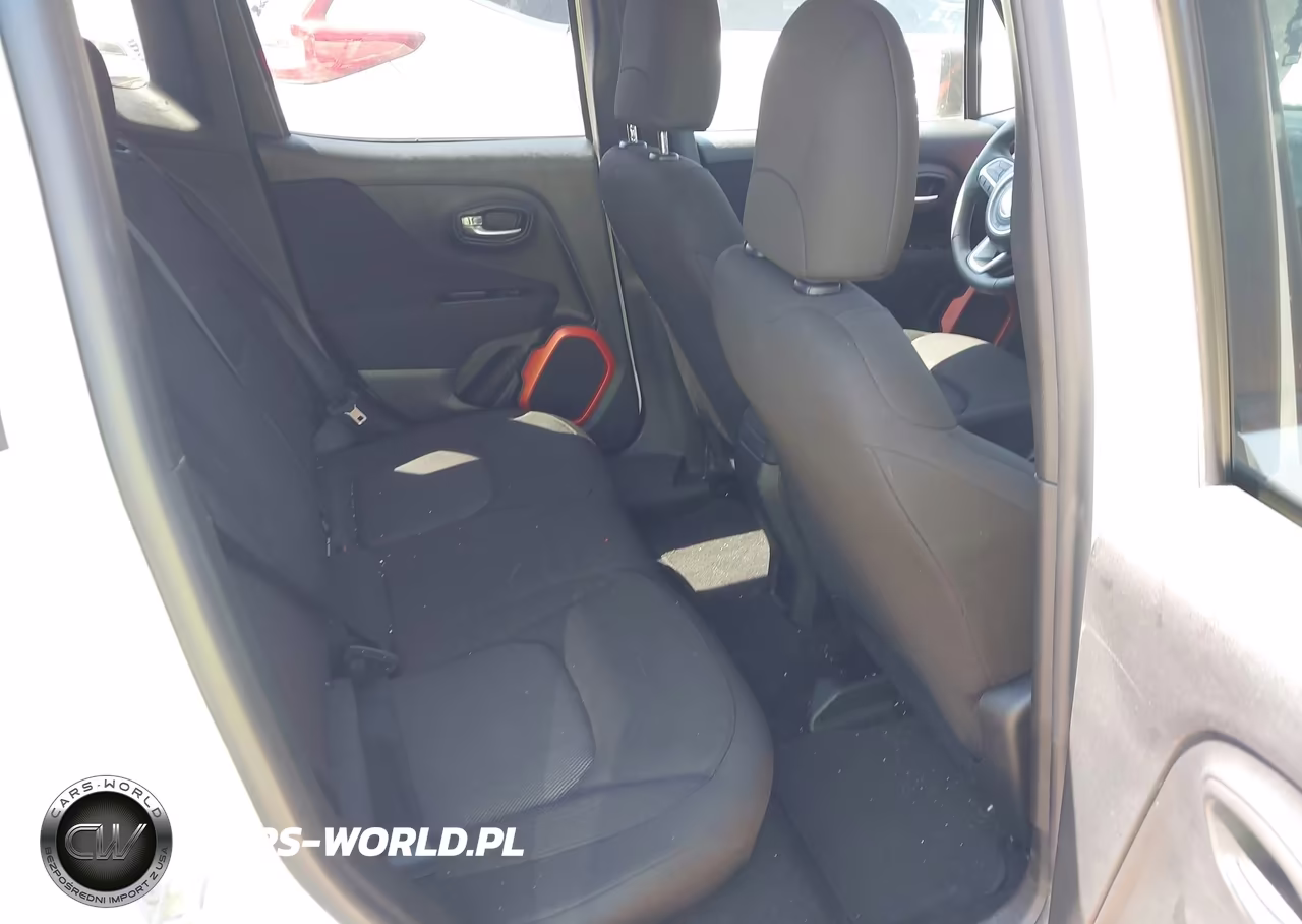 2018 Jeep Renegade Upland Edition 4X4 VIN:ZACCJBABXJPH71891 - 8