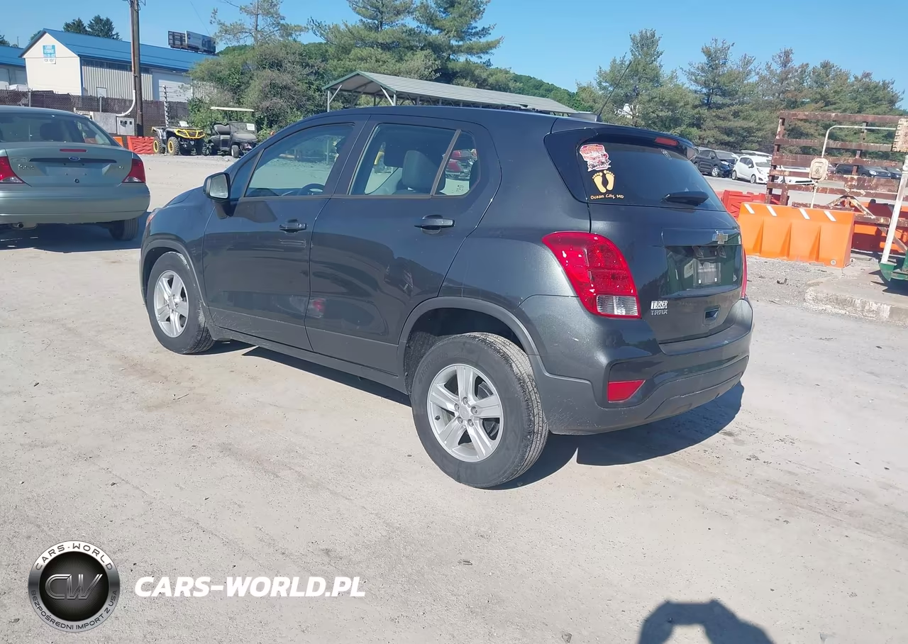 2019 Chevrolet Trax Ls VIN:3GNCJKSB0KL403221 - 3