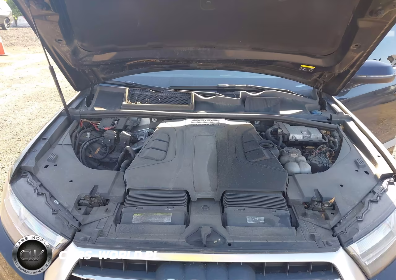 2018 Audi Q7 3.0T Premium VIN:WA1VAAF70JD026714 - 10