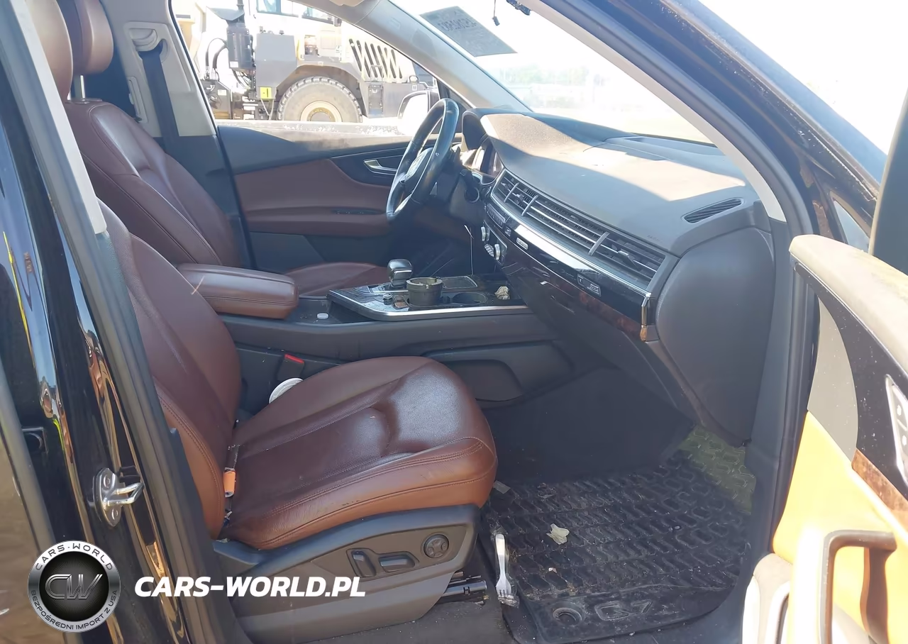 2018 Audi Q7 3.0T Premium VIN:WA1VAAF70JD026714 - 5