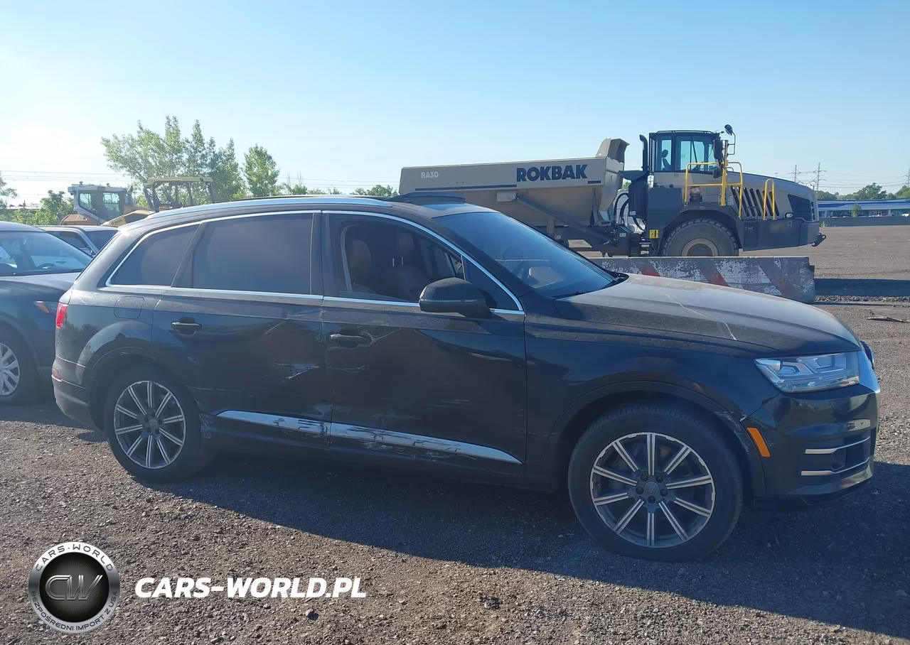 2018 Audi Q7 3.0T Premium VIN:WA1VAAF70JD026714 - 6