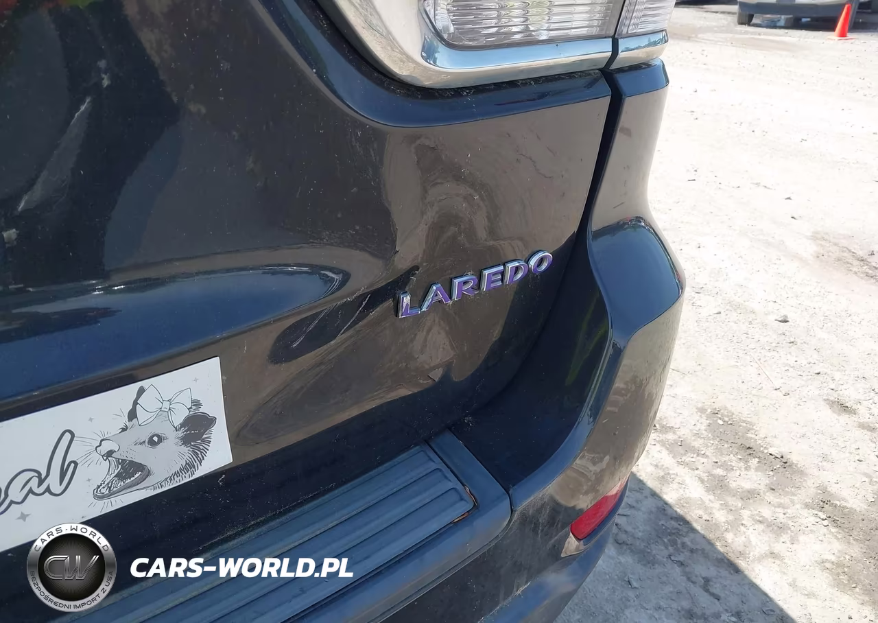 2015 Jeep Grand Cherokee Laredo VIN:1C4RJFAG4FC103335 - 16