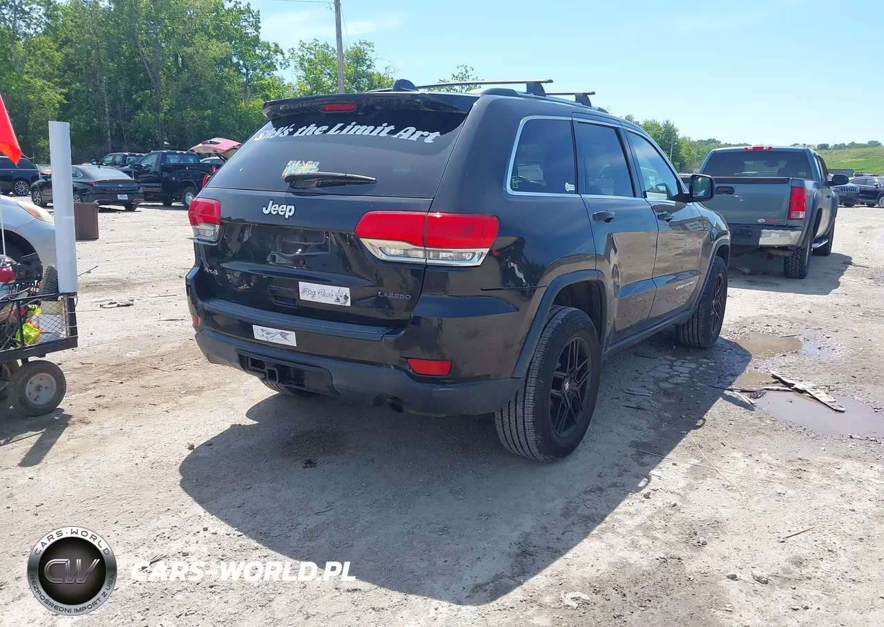 2015 Jeep Grand Cherokee Laredo VIN:1C4RJFAG4FC103335 - 3