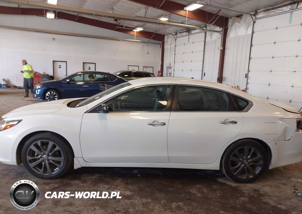 2018 Nissan Altima 2.5 Sr VIN:1N4AL3AP1JC276069 - 14