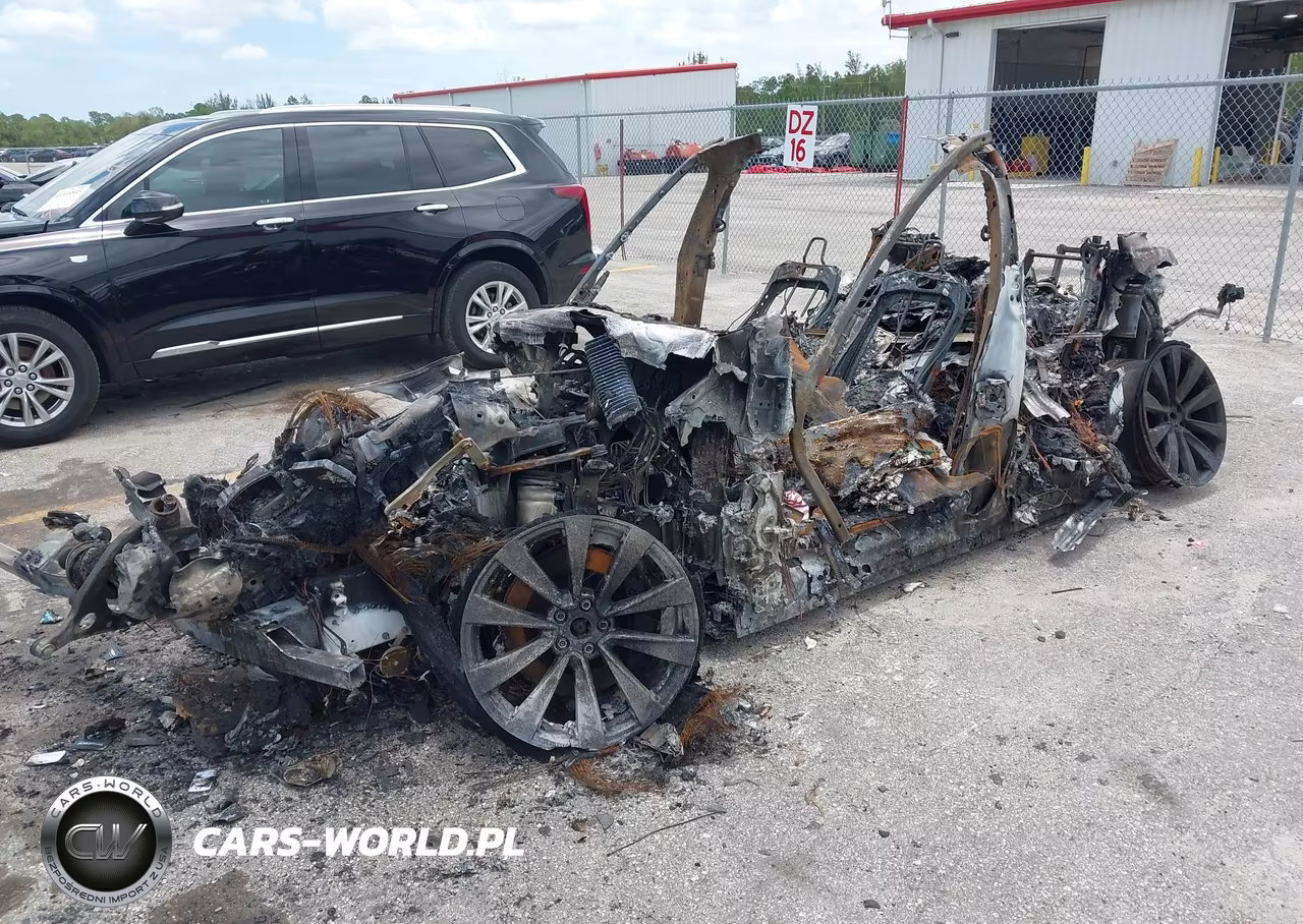 2022 Tesla Model X Plaid Tri Motor All-Wheel Drive VIN:7SAXCBE69NF340581 - 2