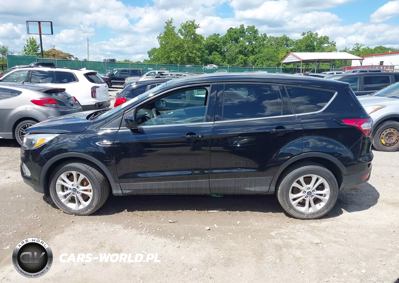2017 Ford Escape Se VIN:1FMCU9GD6HUE49083 - 14