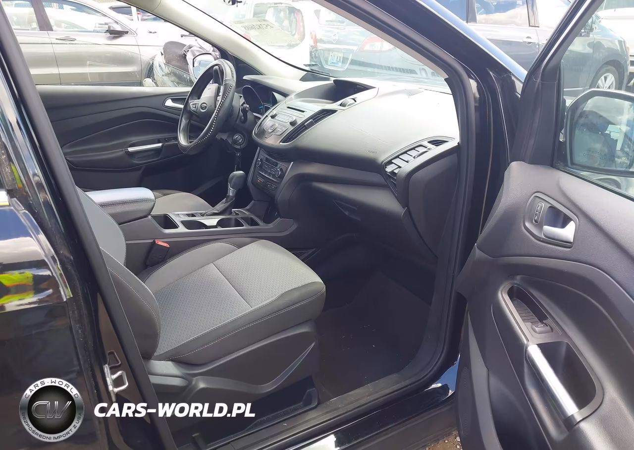 2017 Ford Escape Se VIN:1FMCU9GD6HUE49083 - 5