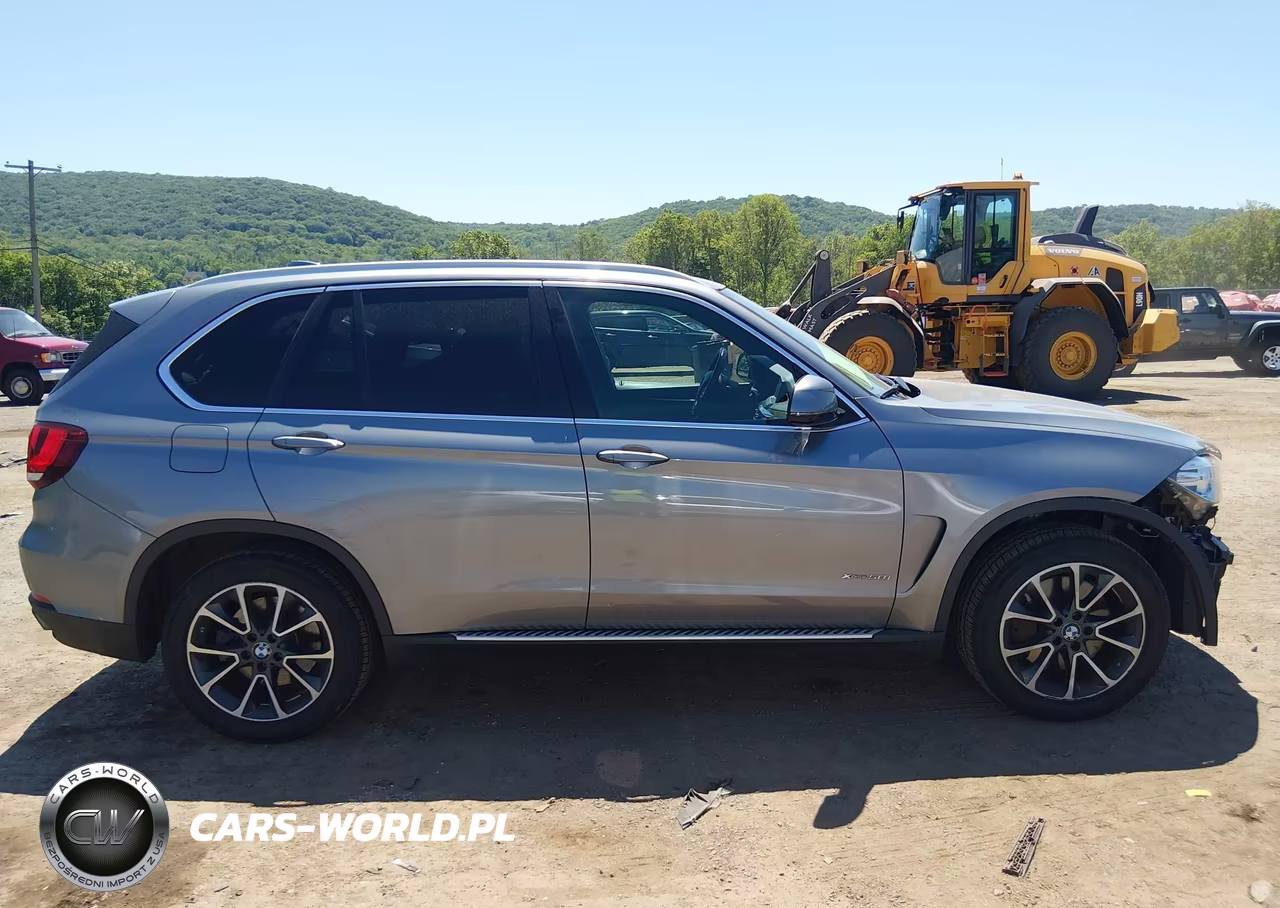 2017 BMW X5 xDrive50I VIN:5UXKR6C5XH0J84740 - 14