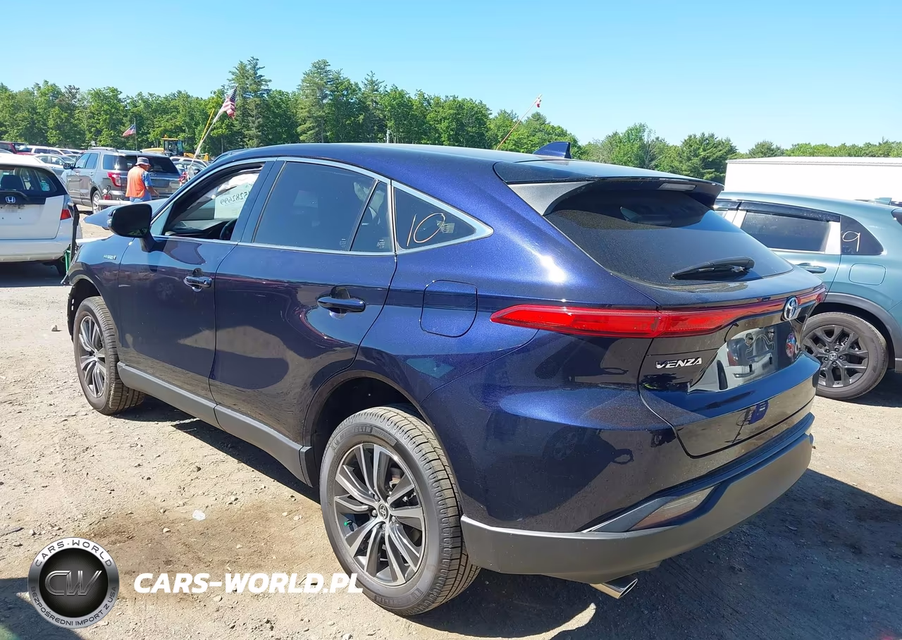 2021 Toyota Venza Le VIN:JTEAAAAH2MJ032472 - 3