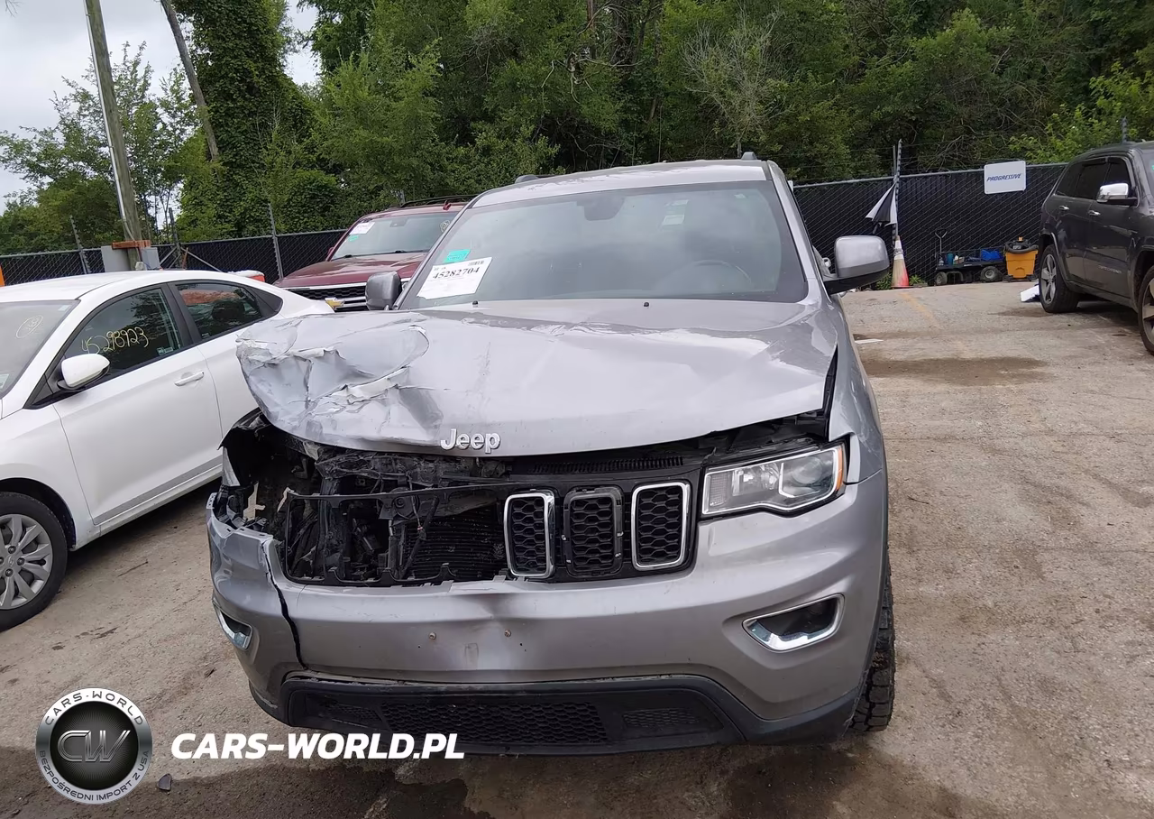 2020 Jeep Grand Cherokee Laredo E 4X4 VIN:1C4RJFAGXLC153443 - 13