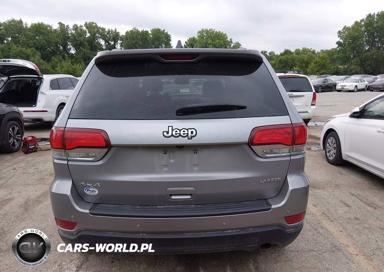 2020 Jeep Grand Cherokee Laredo E 4X4 VIN:1C4RJFAGXLC153443 - 17