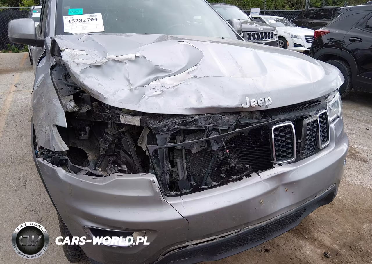 2020 Jeep Grand Cherokee Laredo E 4X4 VIN:1C4RJFAGXLC153443 - 18