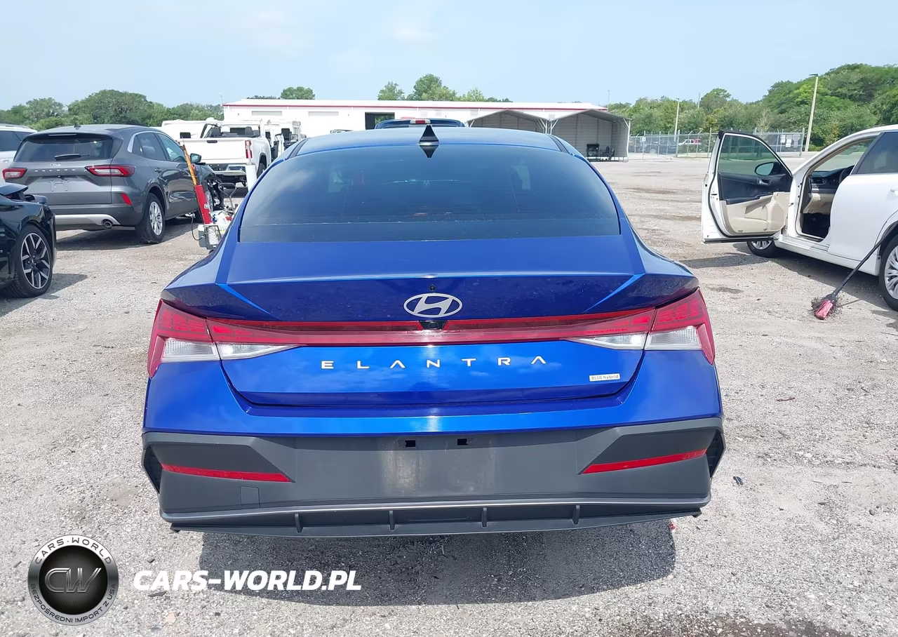 2024 Hyundai Elantra Hybrid Blue VIN:KMHLM4DJ9RU102457 - 16