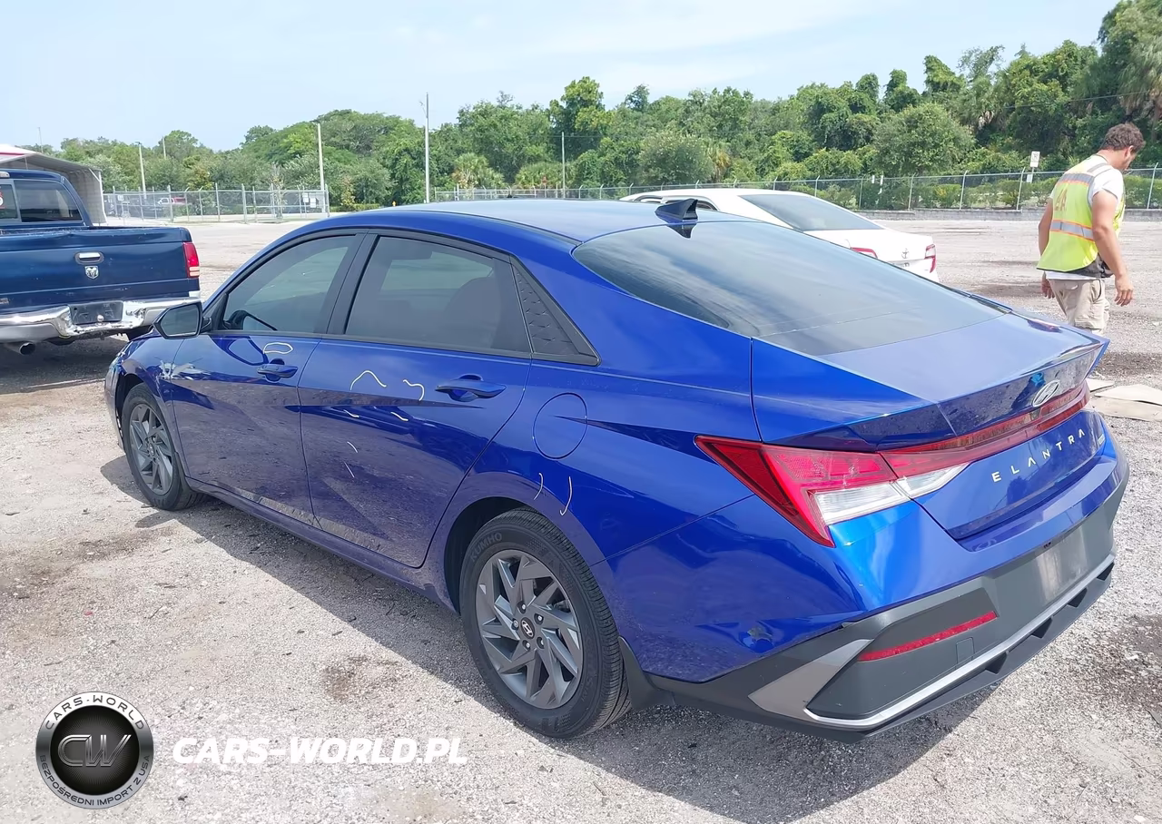 2024 Hyundai Elantra Hybrid Blue VIN:KMHLM4DJ9RU102457 - 3