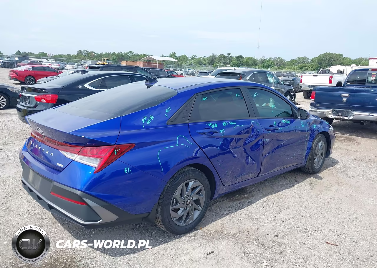 2024 Hyundai Elantra Hybrid Blue VIN:KMHLM4DJ9RU102457 - 4
