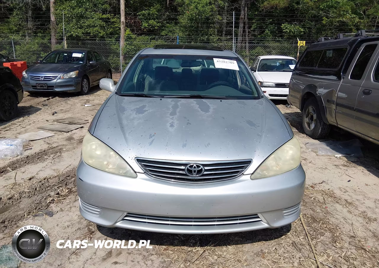 2005 Toyota Camry Le VIN:4T1BE32K55U992416 - 11