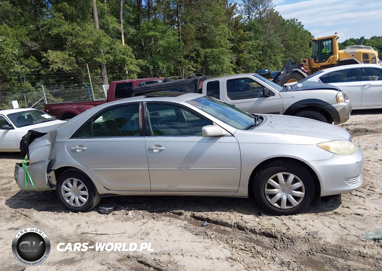 2005 Toyota Camry Le VIN:4T1BE32K55U992416 - 12