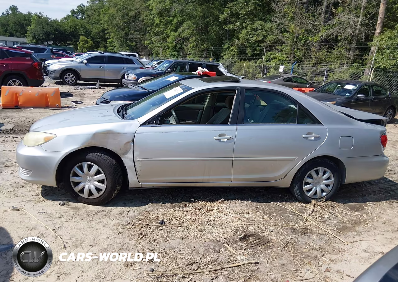 2005 Toyota Camry Le VIN:4T1BE32K55U992416 - 13