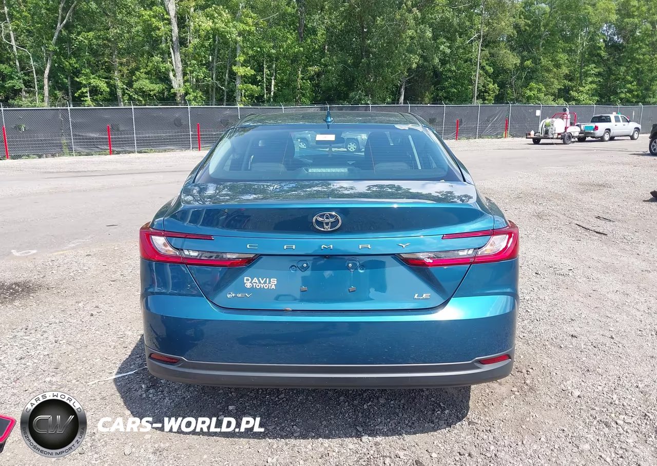 2025 Toyota Camry Le VIN:4T1DAACK7SU186998 - 17