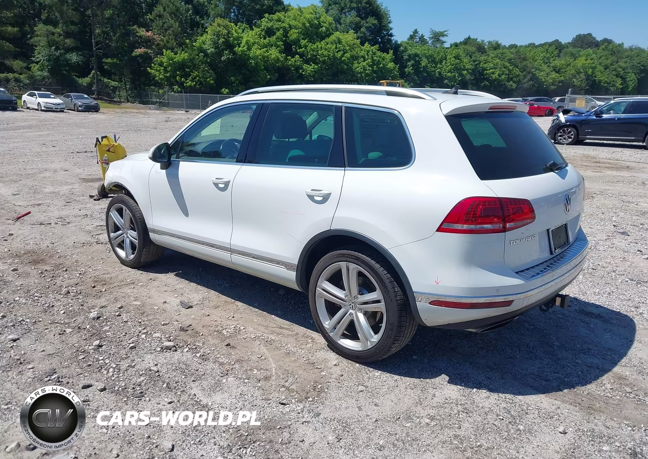 2017 Volkswagen Touareg V6 Executive VIN:WVGGF7BP3HD006259 - 3