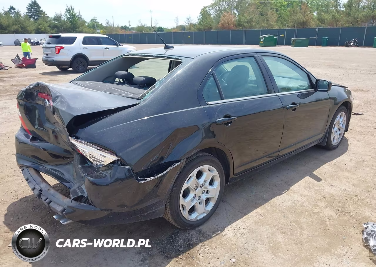 2010 Ford Fusion Se VIN:3FAHP0HA5AR318280 - 4