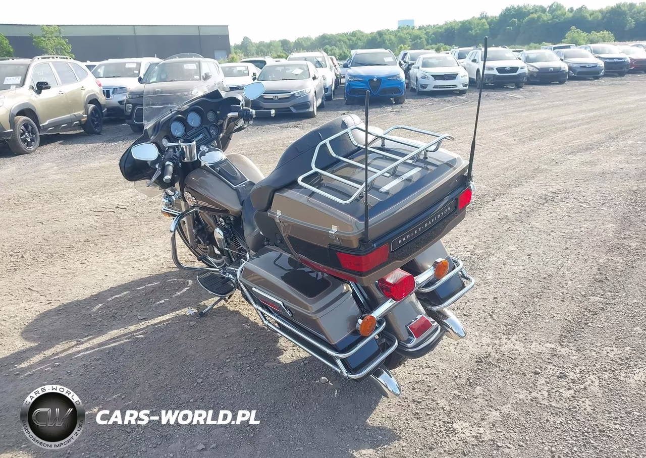 2005 Harley-Davidson Flhtcui VIN:1HD1FCW195Y647248 - 3