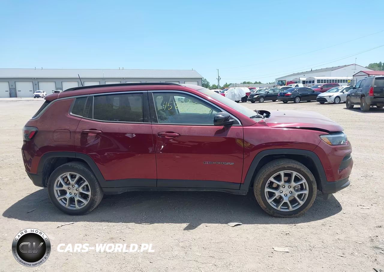 2022 Jeep Compass Latitude Lux 4X4 VIN:3C4NJDFB9NT172413 - 13
