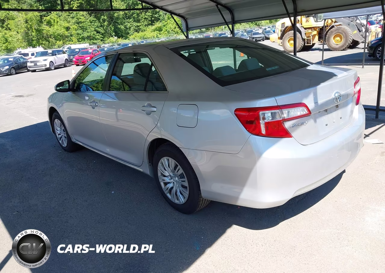 2014 Toyota Camry Le VIN:4T4BF1FK3ER374948 - 3