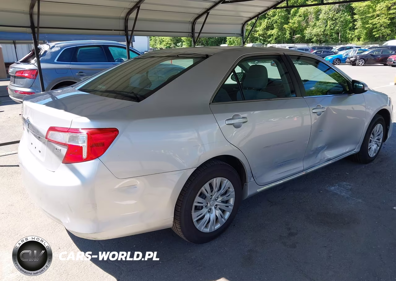 2014 Toyota Camry Le VIN:4T4BF1FK3ER374948 - 4