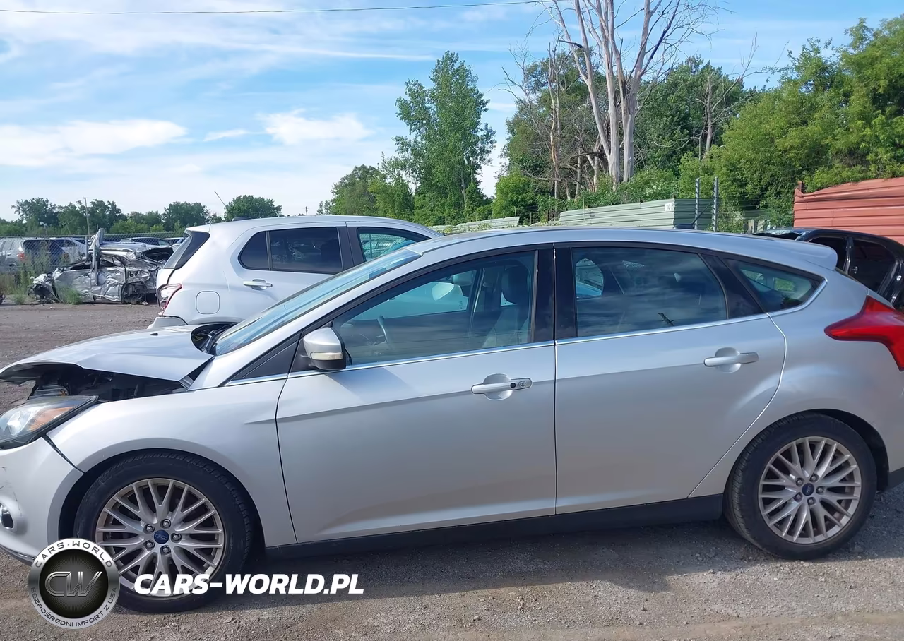 2014 Ford Focus Titanium VIN:1FADP3N22EL147649 - 14