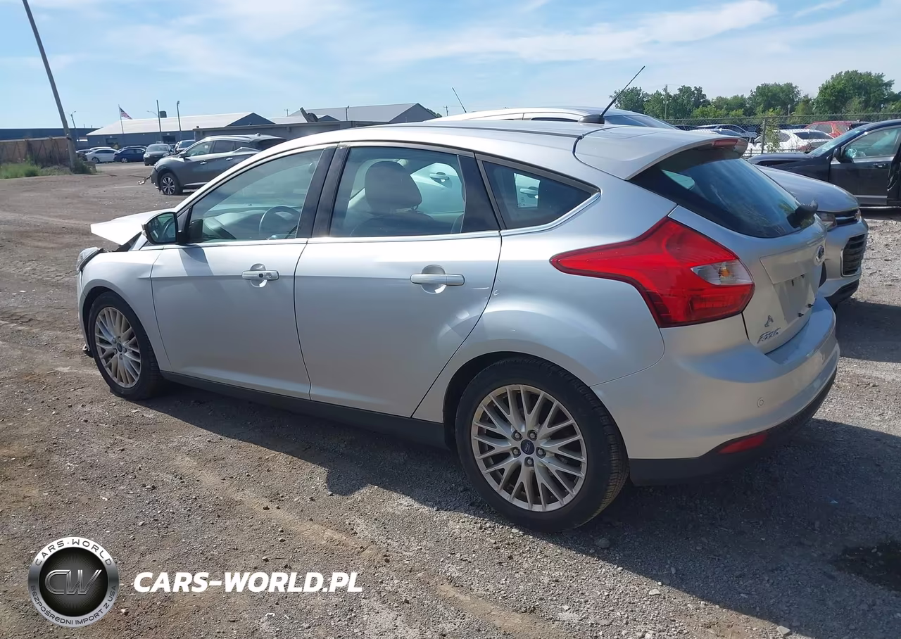 2014 Ford Focus Titanium VIN:1FADP3N22EL147649 - 3