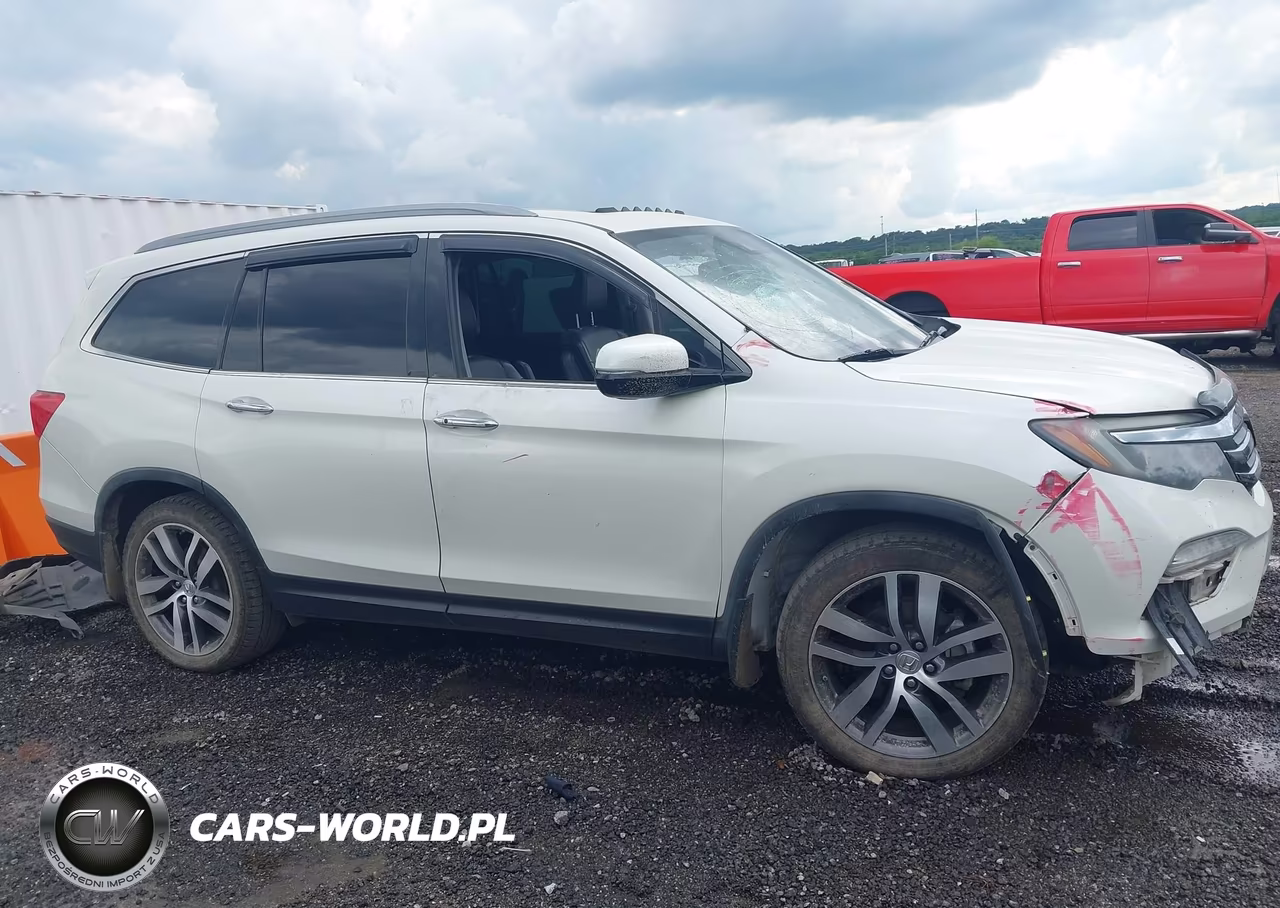 2018 Honda Pilot Elite VIN:5FNYF6H0XJB005458 - 13
